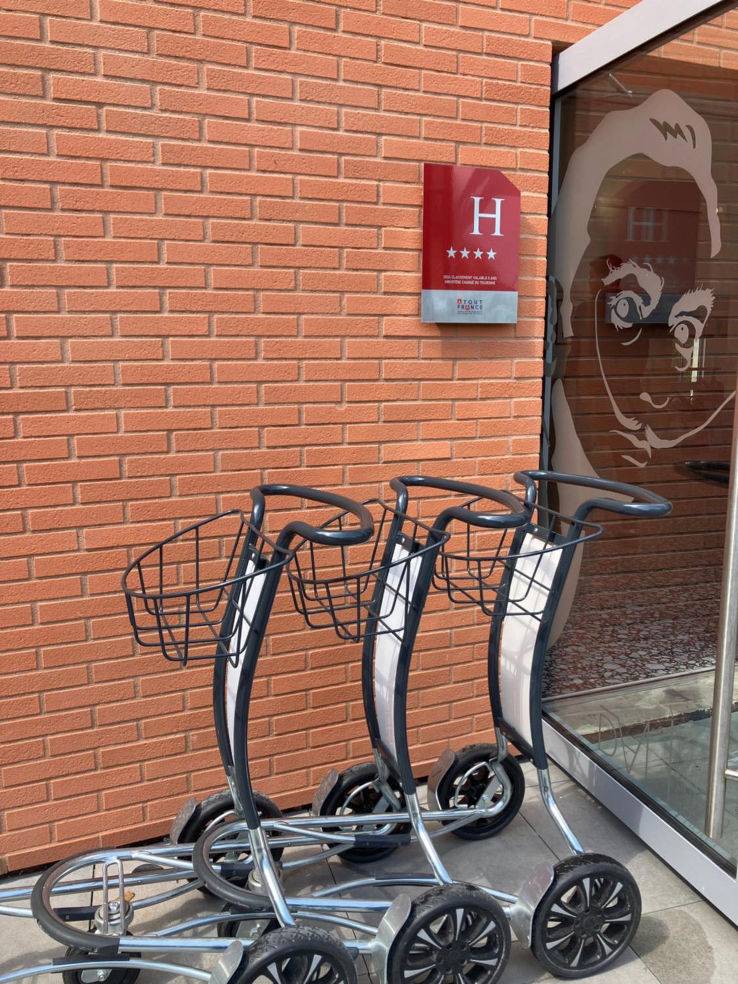 Dali Hotel Montauban Exterior foto
